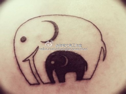 女人喜欢的可爱的图腾大象纹身图片