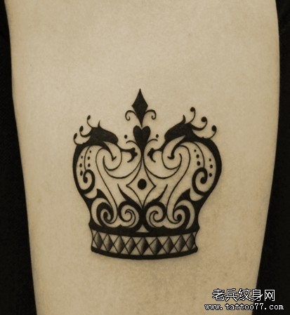 漂亮的一幅图腾皇冠纹身图片