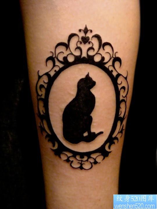 可爱经典的图腾猫咪纹身图片