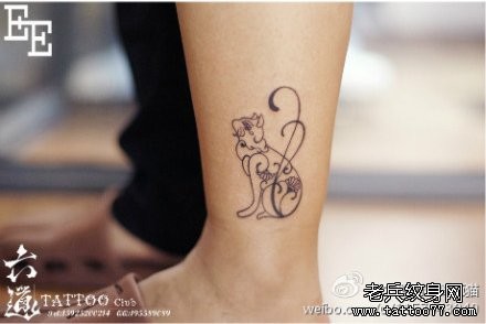 腿部潮流经典的图腾猫咪纹身图片