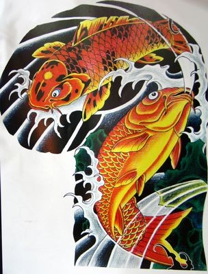 半胛鲤鱼纹身图片：华丽彩色半胛鲤鱼纹身图片纹身作品