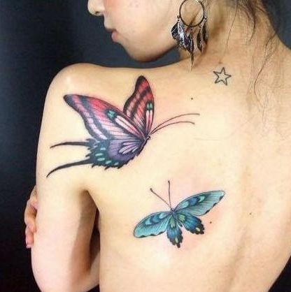 美女背部蝴蝶纹身图片