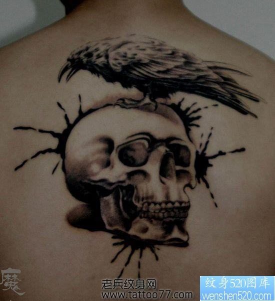 潮流经典的骷髅乌鸦纹身图片