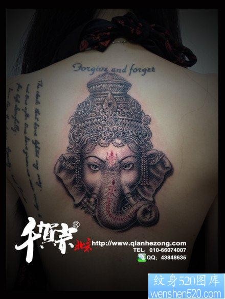 女人手臂时尚经典的黑白象神纹身图片