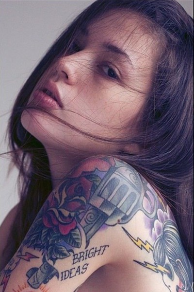 俄罗斯独特美女刺青摄影师性感写真（3）