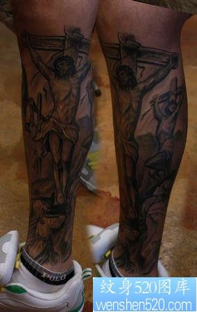 腿部耶稣十字架纹身图片