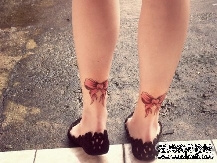 蝴蝶结纹身图片：腿部蝴蝶结纹身图片纹身作品