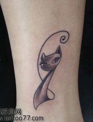 美女腿部立体猫咪纹身图片