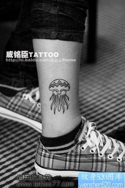 腿部潮流的图腾水母纹身图片