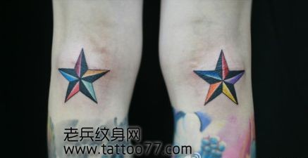 流行潮流的腿部星星纹身图片