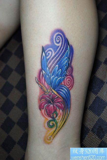 女孩子好看的彩色蝴蝶花纹身图片