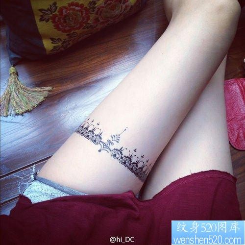 美女腿部好看性感的蕾丝纹身图片