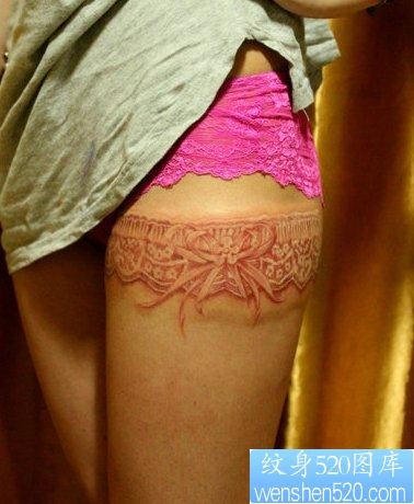 美女腿部漂亮唯美的蝴蝶结蕾丝纹身图片