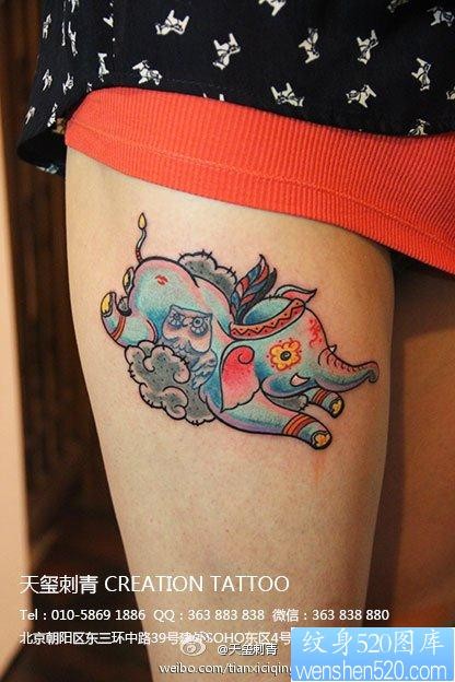 美女腿部可爱的小象纹身图片