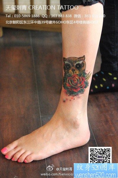 女人腿部流行的school猫头鹰纹身图片