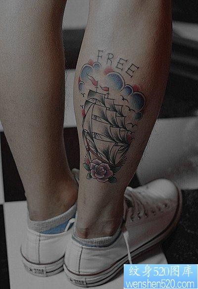 腿部潮流经典的帆船纹身图片
