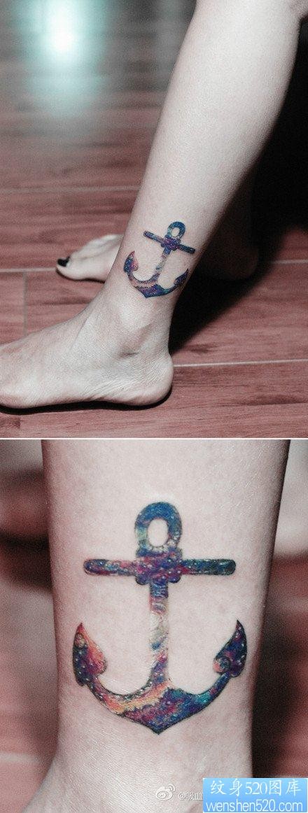 女人腿部时尚潮流的星空船锚纹身图片