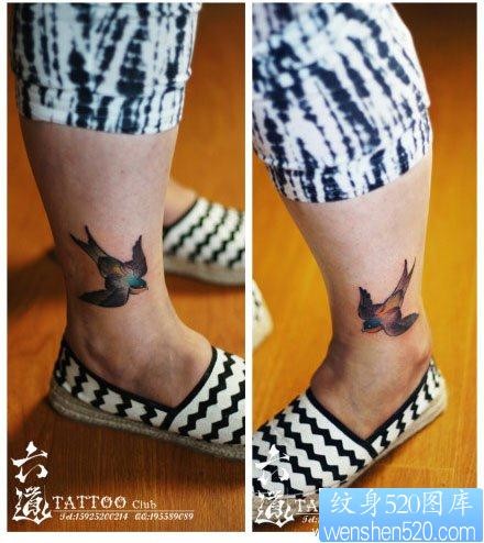 腿部时尚潮流的小燕子纹身图片