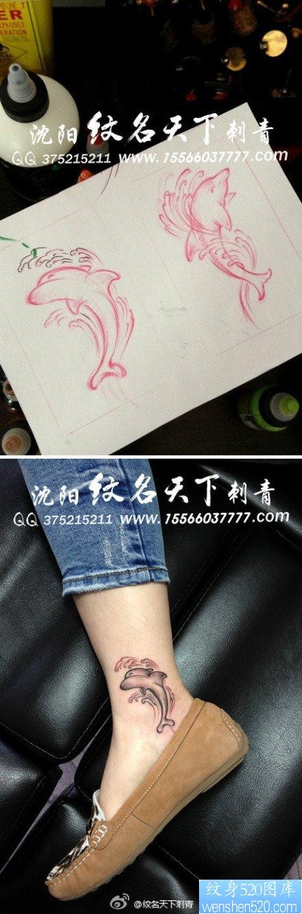 腿部时尚经典的海豚纹身图片