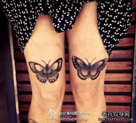 女人腿部唯美时尚的黑白蝴蝶纹身图片