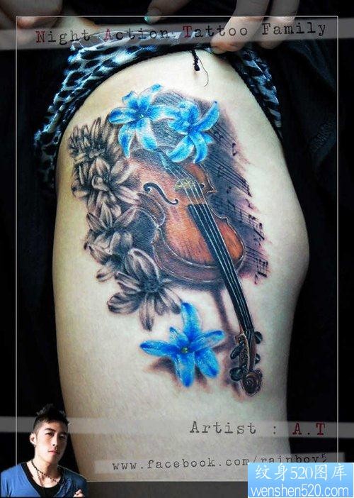 美女腿部时尚精美的小提琴纹身图片