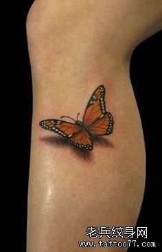 纹在小腿部的立体蝴蝶纹身图片作品