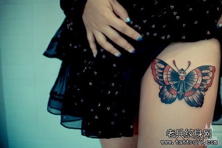美女腿部好看经典的蝴蝶纹身图片