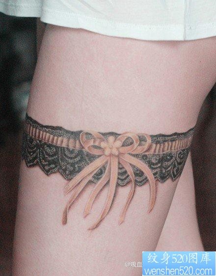 美女腿部精美流行的蕾丝纹身图片