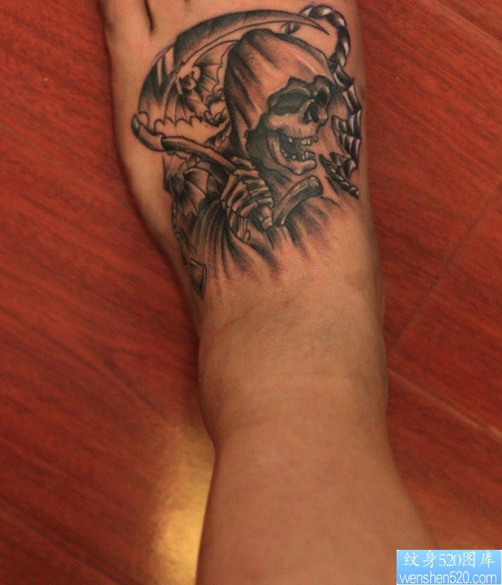 一幅脚背死神纹身图片由纹身520图库推荐