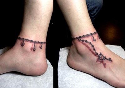 一组女人脚链纹身图片由纹身520图库推荐