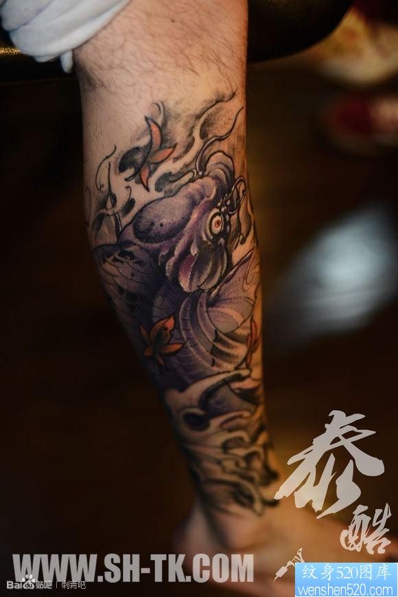 男生腿部紫鱼（1）纹身图片
