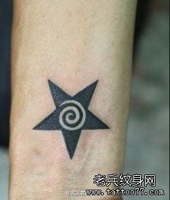 纹身520图库推荐一幅图腾五角星纹身图片