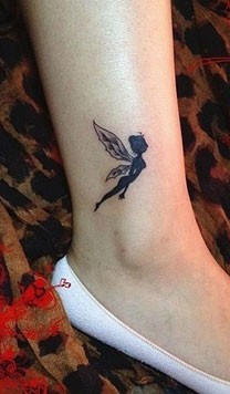 纹身520图库推荐一幅脚踝天使纹身图片