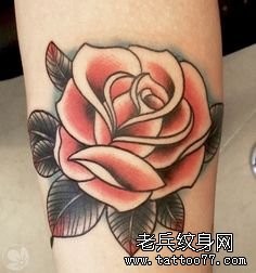 纹身520图库推荐一幅彩色玫瑰花纹身图片