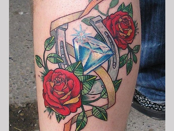 纹身520图库推荐一款钻石和玫瑰的纹身