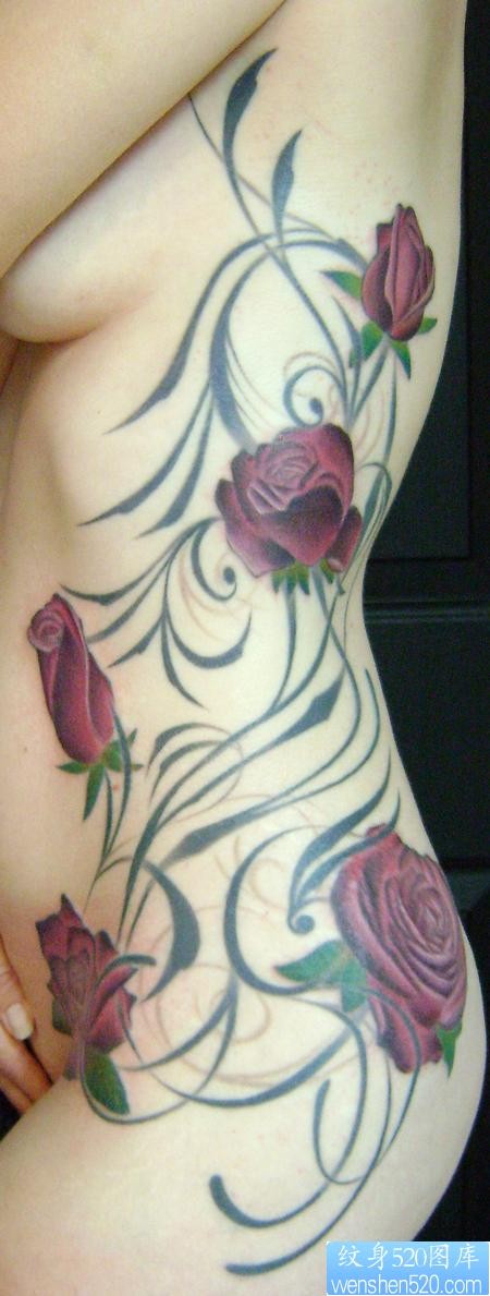 侧腰纹身图片：侧腰玫瑰纹身图片作品