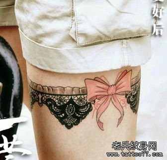 女人腿部潮流性感的蕾丝蝴蝶结纹身图片