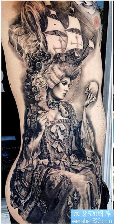 侧腰上一幅精致的女性物纹身图片