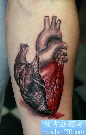 心脏纹身图片：手部心脏纹身图片作品