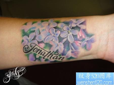 纹身520图库：手腕樱花纹身图片作品