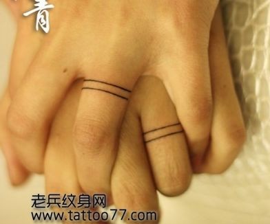手指简单的戒指纹身图片