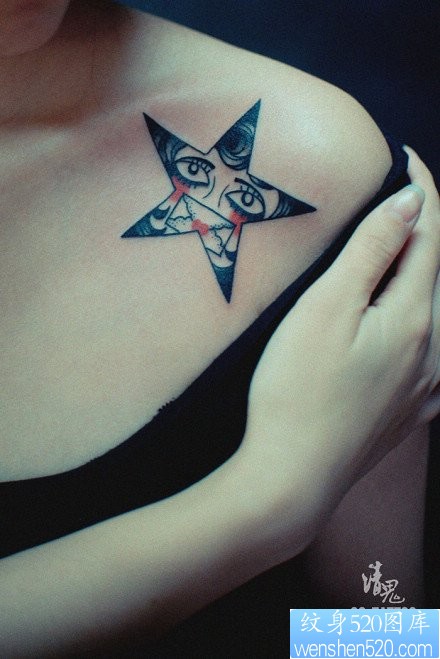 女人肩膀处精美时尚的五角星纹身图片