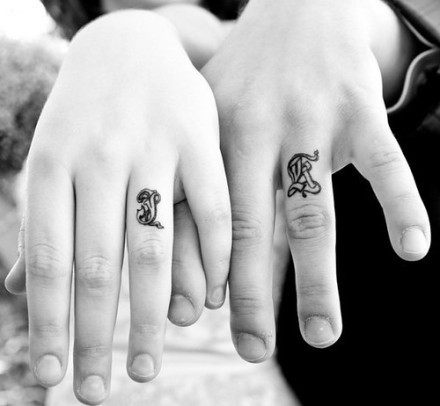 男女情侣个性戒指刺青图案