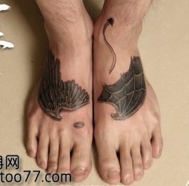 经典潮流的脚部翅膀纹身图片