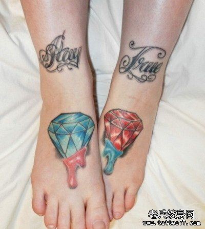 女孩子脚背彩色钻石纹身图片