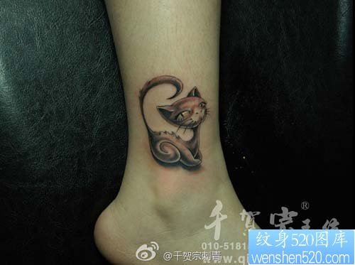 女人脚踝潮流可爱的猫咪纹身图片