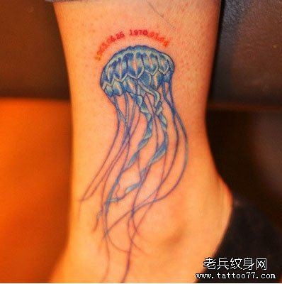 女人脚踝处好看的水母纹身图片