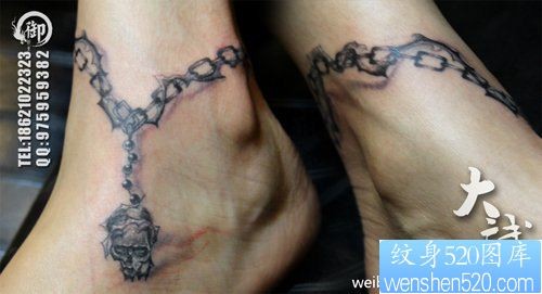 女人脚腕处荆条脚链纹身图片