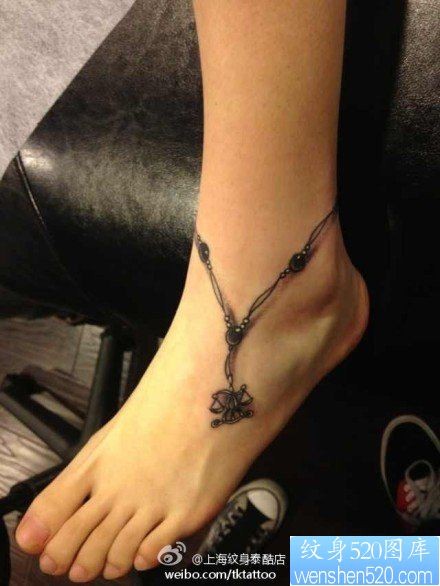 女人脚腕潮流流行的脚链纹身图片