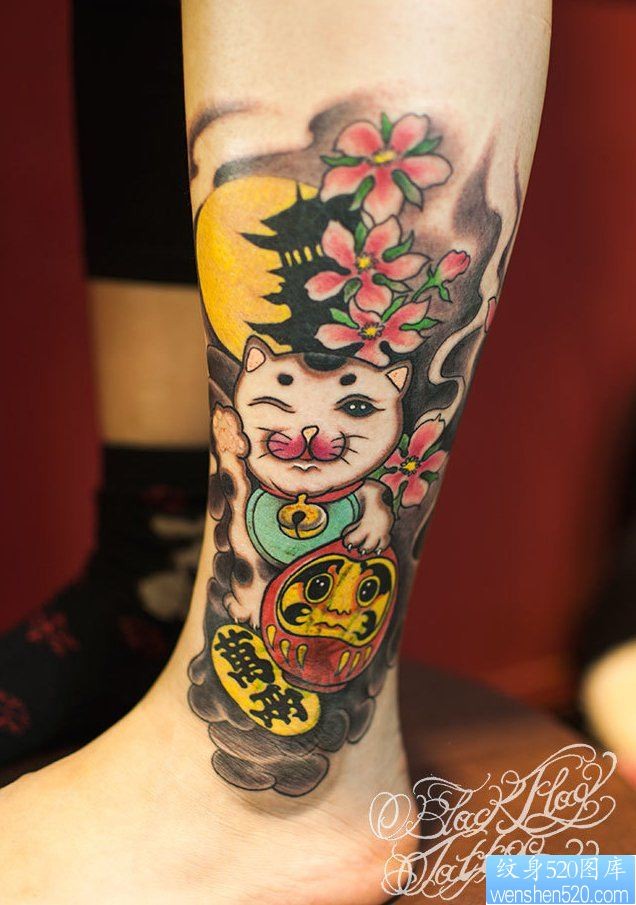 脚踝招财猫达摩纹身图片由纹身520图库分享